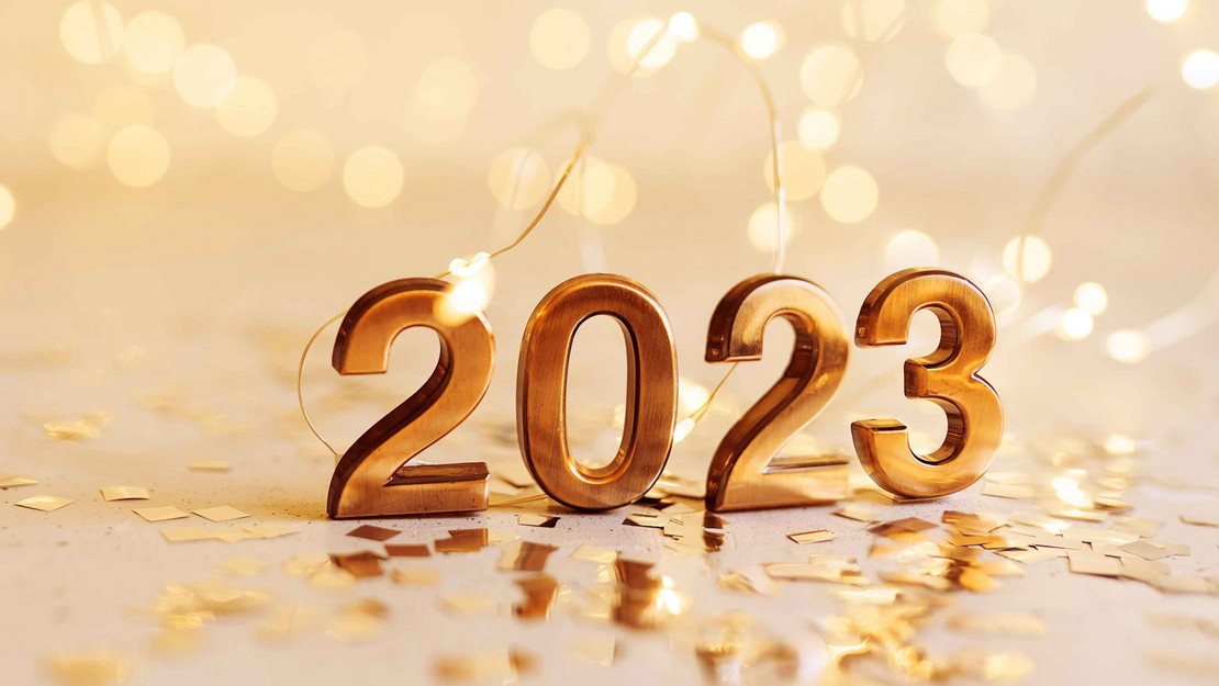 Goldene Jahreszahl "2023"